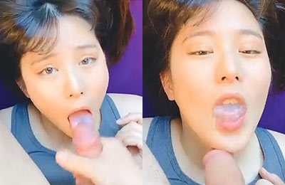 สาวเจแปน หน้าหวาน อ้าปากรอหนุ่มชักว่าวปาก น้องกลืนอสุจิ