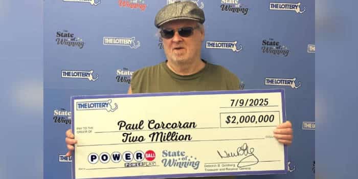 ผู้ชายชนะเงิน 1 ล้านดอลลาร์จากตั๋ว Powerball 2 ใบ